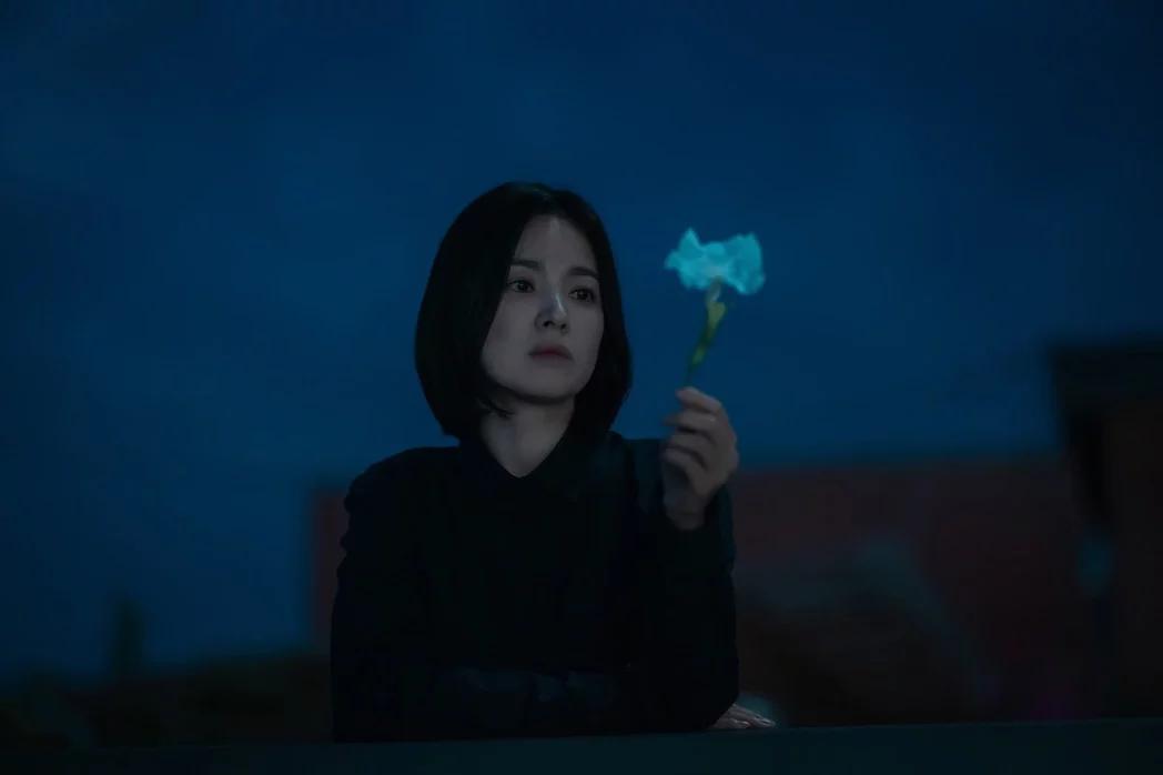 韩国影视剧有多敢拍!【黑暗荣耀】宋慧乔亲身掀翻校园霸凌