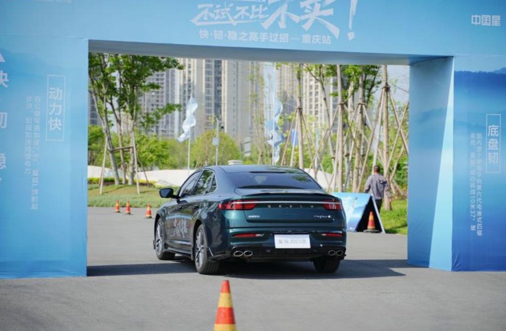 吉利星越l深度试驾优缺点,不试不比不卖啥意思