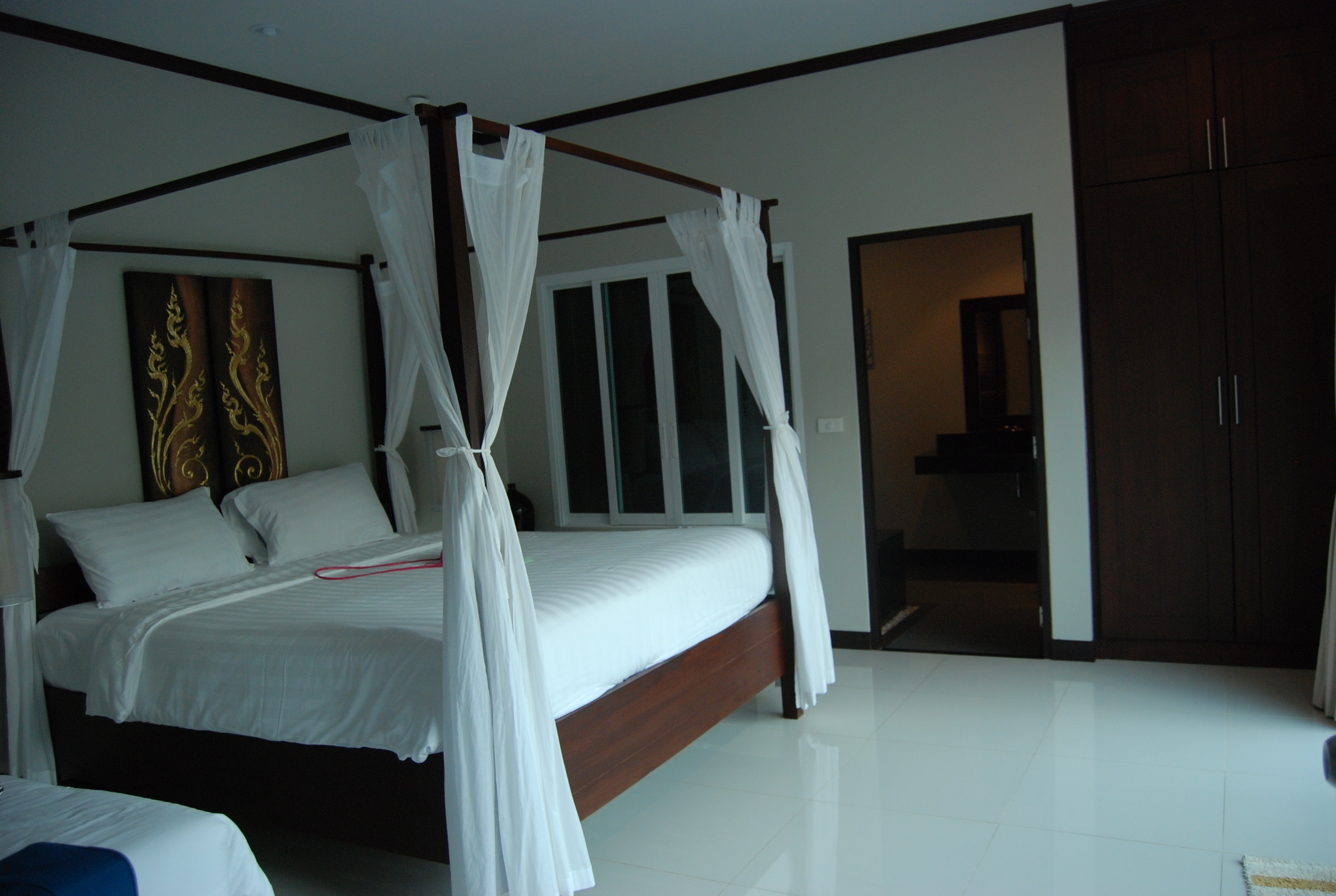 三亚和泰国哪个更适合旅游,三亚旅游和泰国旅游花费差多少钱