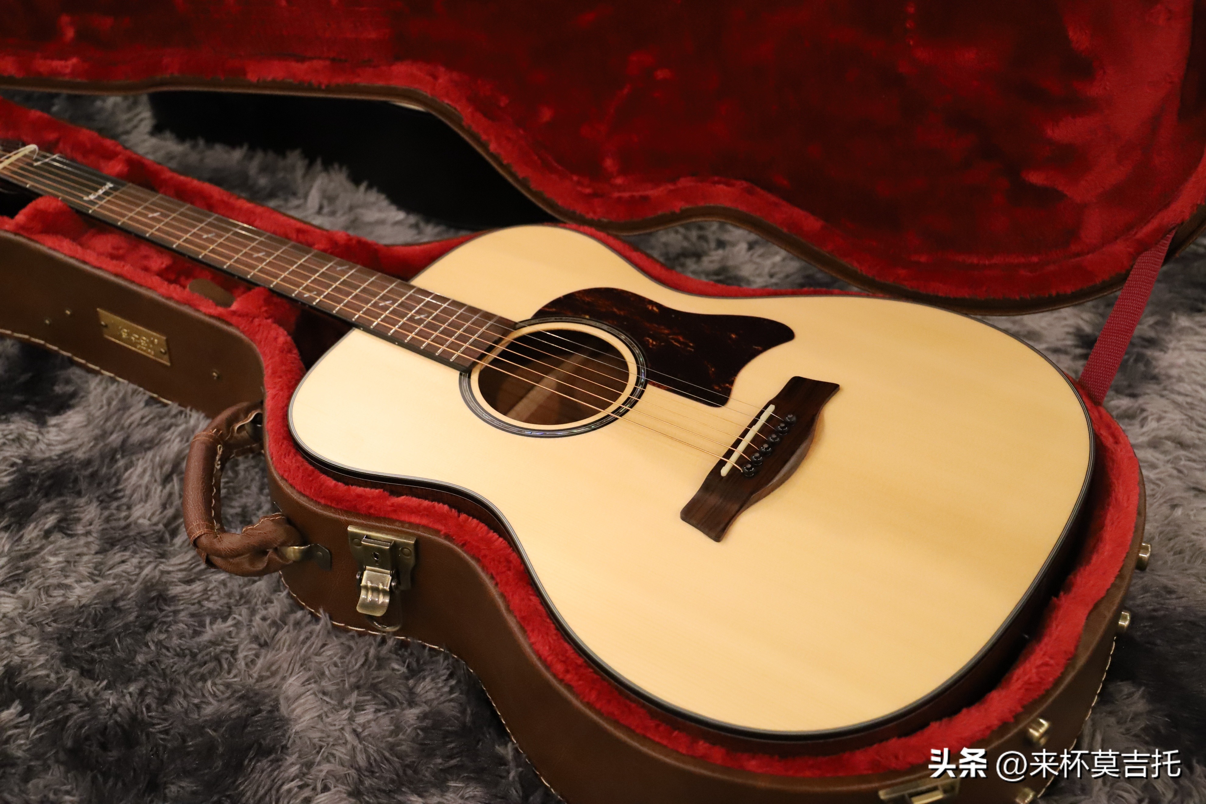 8千元左右全单民谣吉他推荐,价格1500-2000民谣吉他推荐