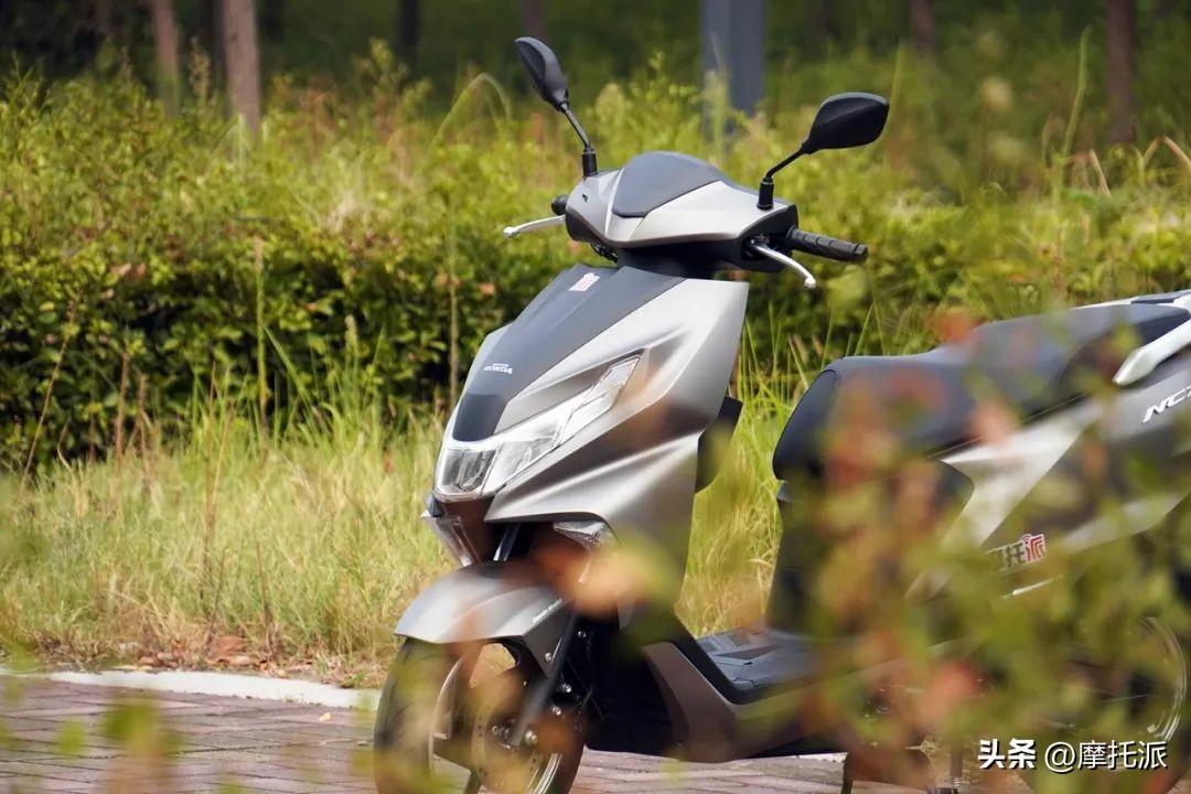 本田ncr125和铃木uy125实测,五羊本田摩托车踏板ncr125价格