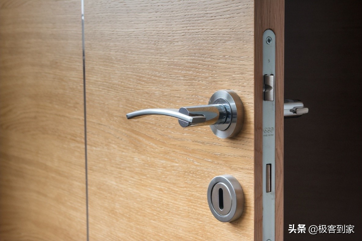 防盗门开锁锁舌锁不动怎么办,防盗门开锁不利索