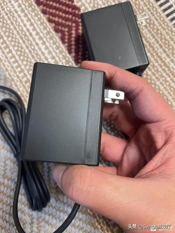 狸猫换太子！玩家购买Switch发现充电器是山寨品
