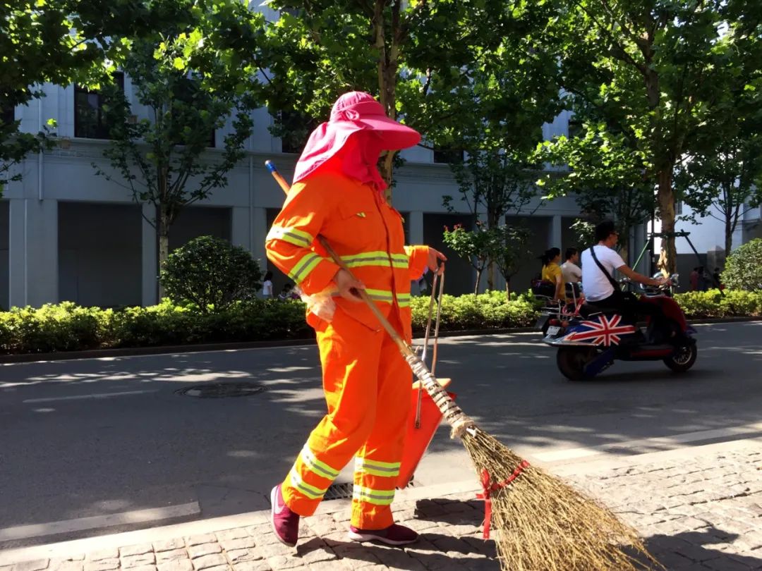 被官媒揭穿的“防晒衣”,官媒揭穿防晒衣套路