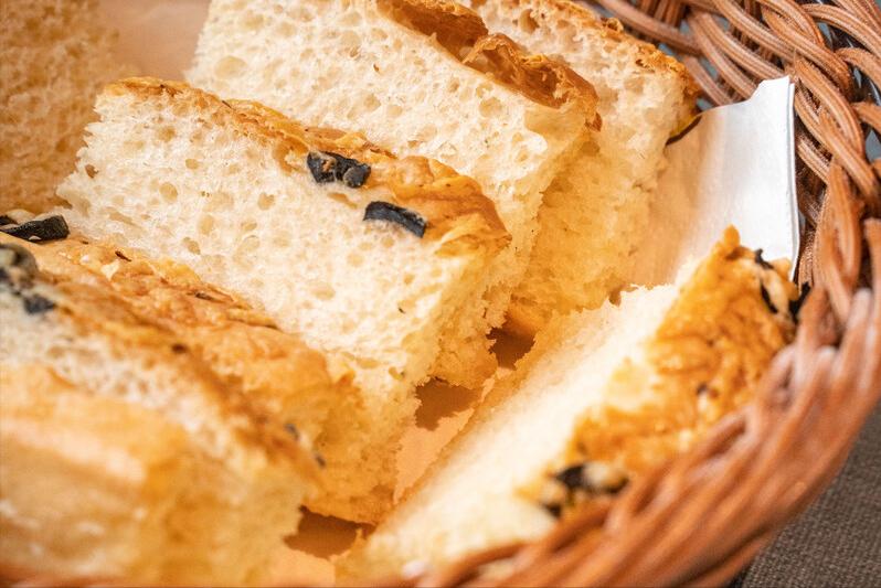 西餐厅给一杯柠檬水是干嘛的,去餐厅吃饭倒茶礼貌