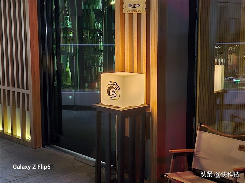 三星galaxyzflip防水测试,三星折叠手机zflip5防水吗