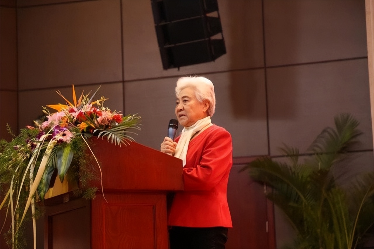 吴桂贤副总理爱人和子女现状如何？