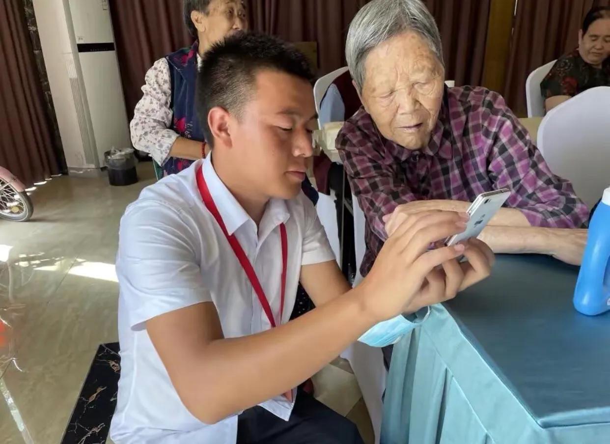 中国联通的消费太高了怎么办,中国联通用心服务让群众更暖心