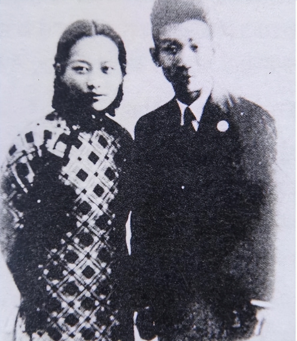 郁达夫为何痴迷貌丑*女妓**？对妻子不满，留学时被日本女人看不起