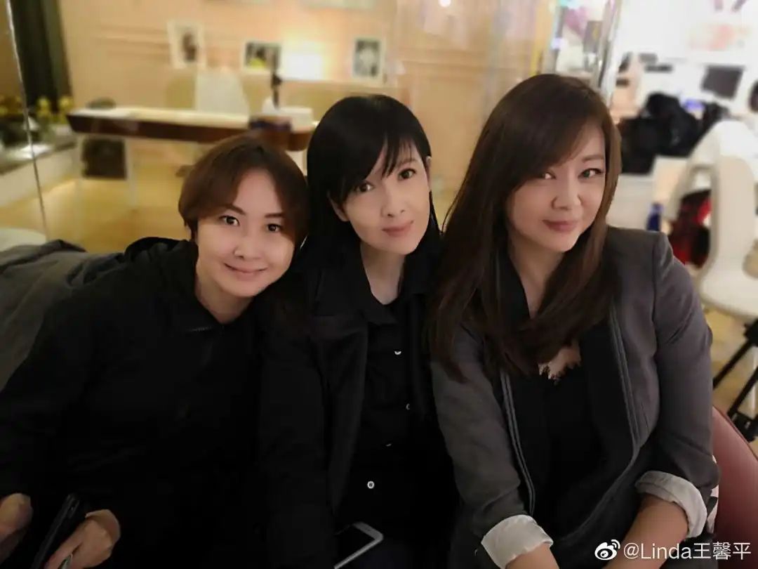 恋人妻、追青霞、混黑道、建豪宅，“武侠片之父”的江湖往事……