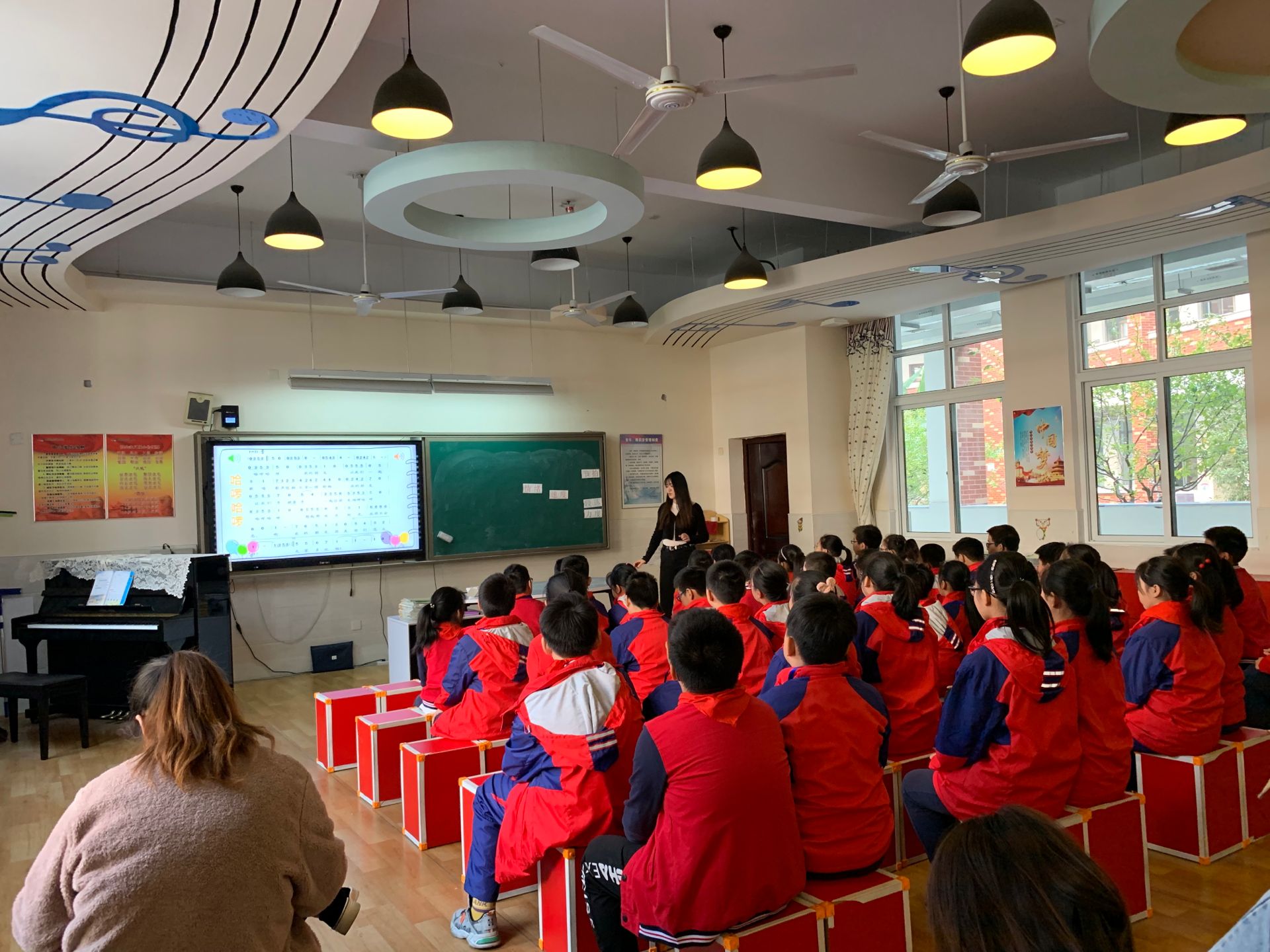 关注留守儿童促使健康成长,提高社会各界对留守儿童的关注度