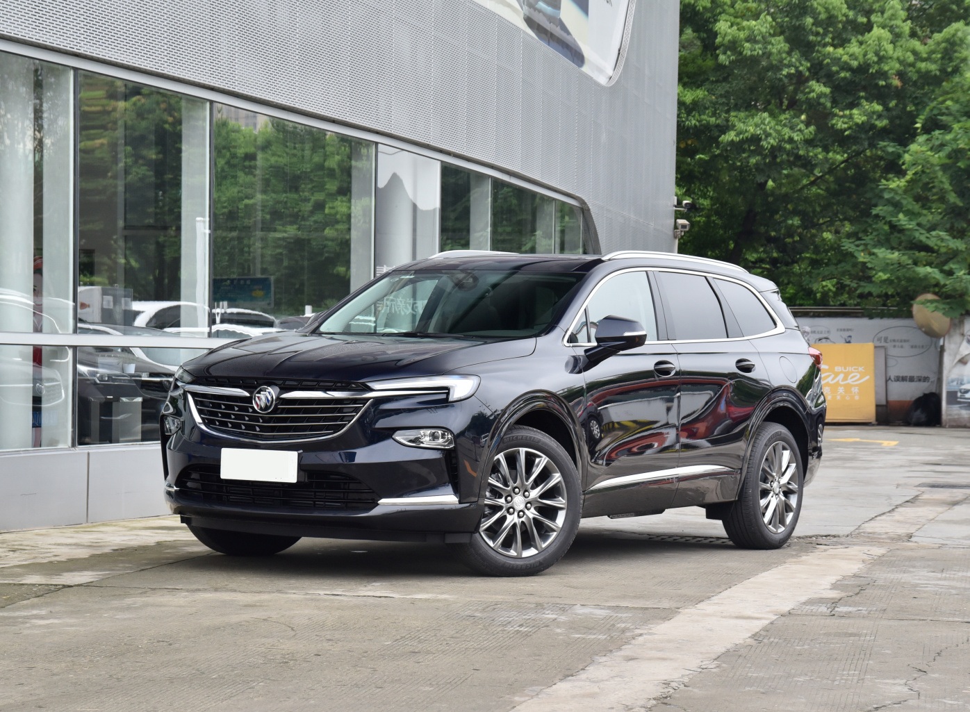 花30万买一台入门款别克昂科旗怎么样？性价比高吗？看完你就懂了