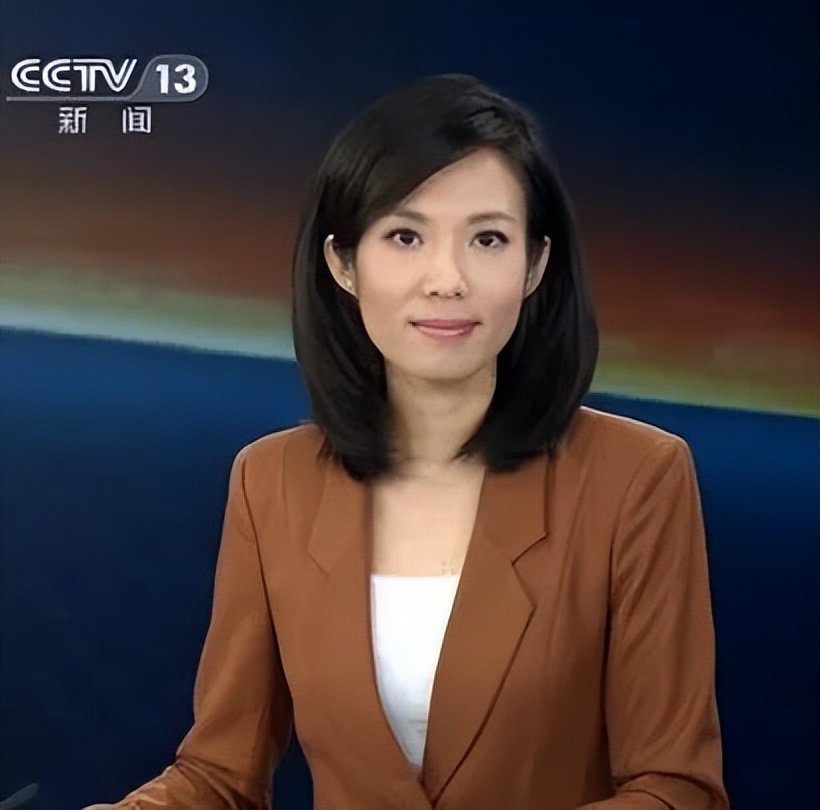 央视主播宝晓峰的老公,宝晓峰央视主持人简介