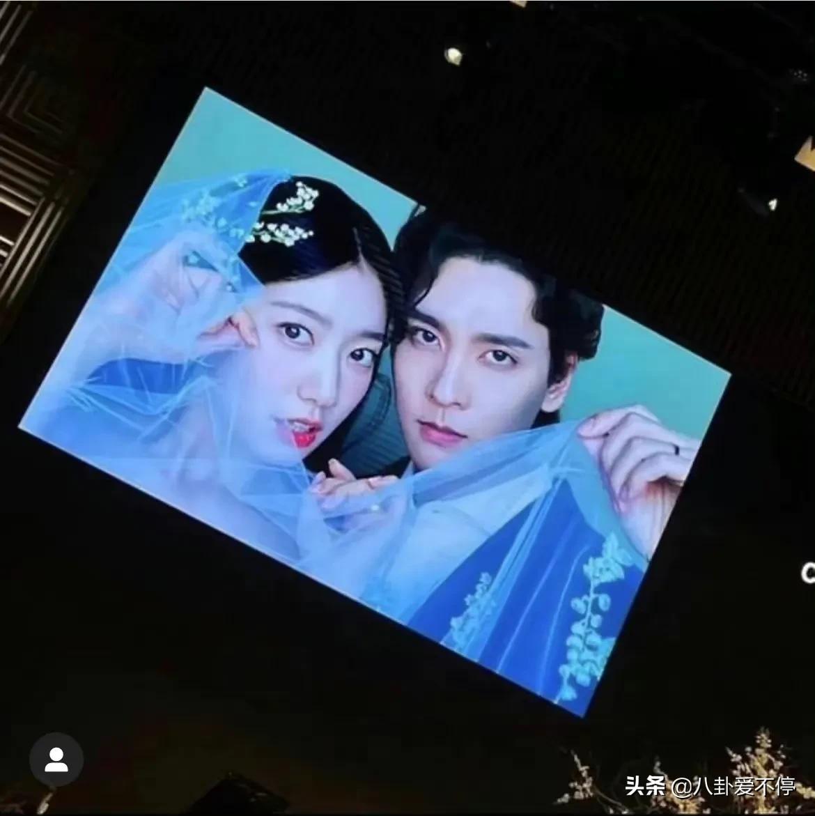 李钟硕朴信惠李敏镐颁奖典礼同台,李钟硕朴信惠李敏镐颁奖典礼现场