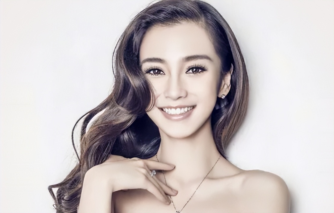 脸部造假，发量造假，牙齿造假，女明星除了性别，还有什么是真的