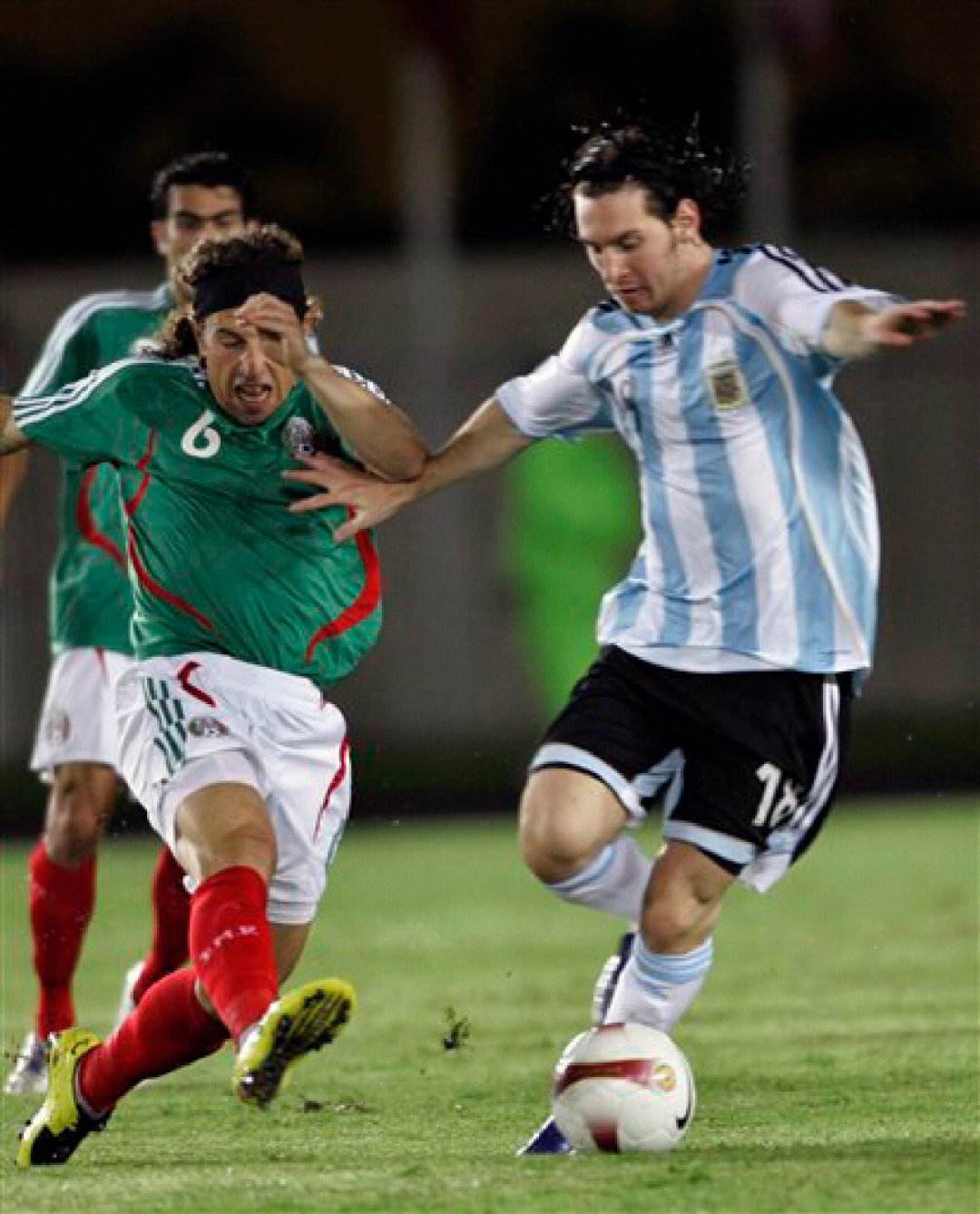 梅西首次袒露自己的心声,梅西阿根廷的故事