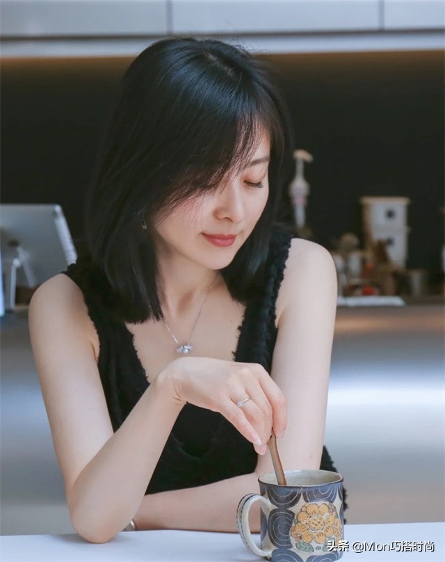 五十岁女人锅盖头发型,适合中年妇女的短头发型