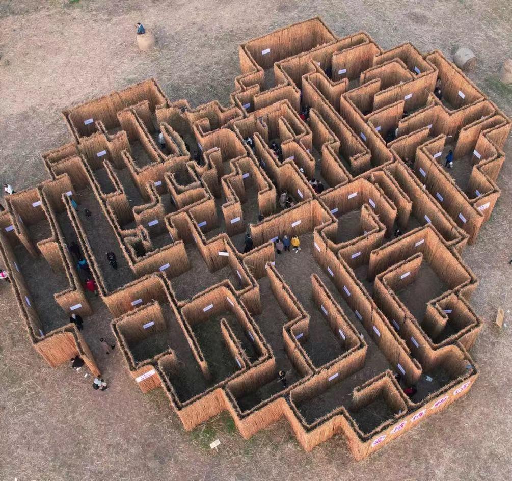 郁金香主题公园稻草人,2022年郁金香花海贵州