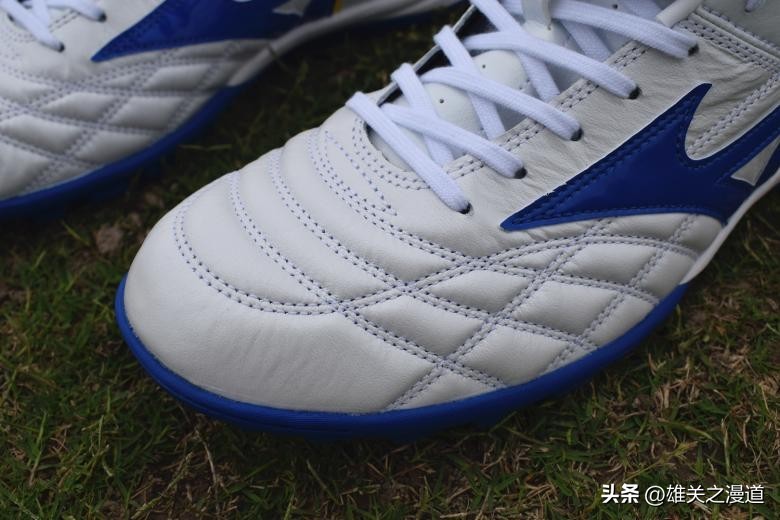 夏季重温2002世界杯的荣光，美津浓MIZUNOWAVECUPLEGENDAS足球鞋