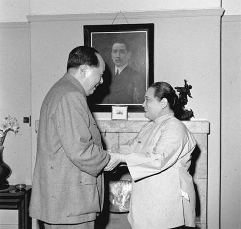 中央邀请宋庆龄参加政协会议，宋提出三个条件，毛主席如何答复？