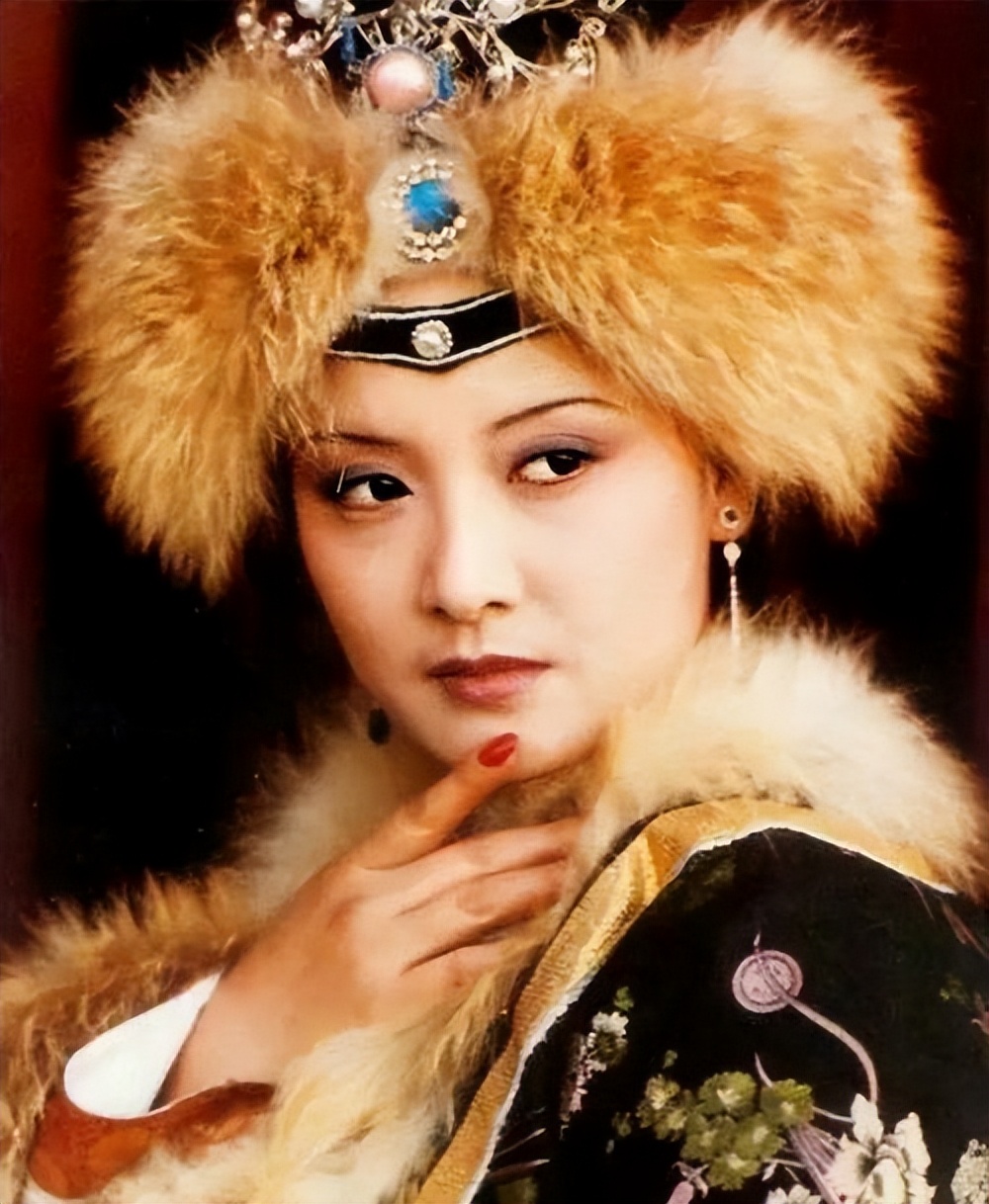 在欧洲，被视为王室象征的皮草，其实在红楼梦中，还很常见