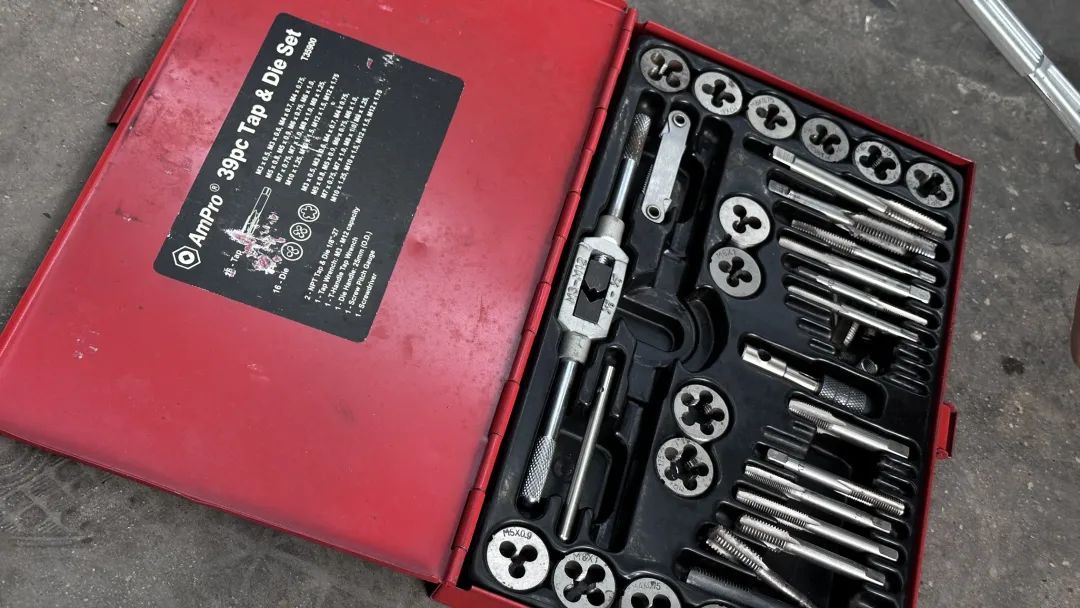 小伙100多万买宝马,小伙花了52万买了奥迪a8