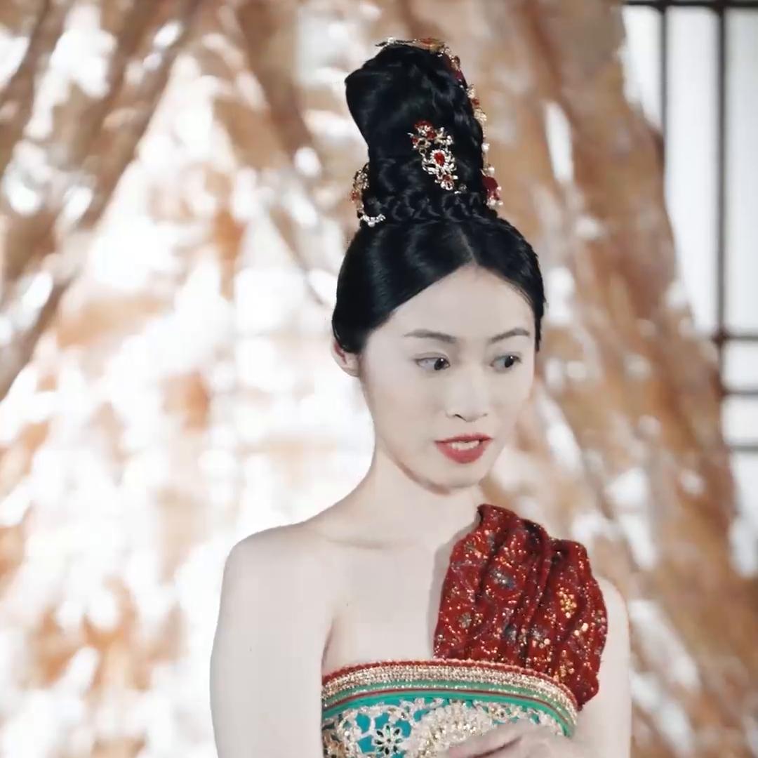 女帝身中*欢合**散剧毒，看向了旁边的小太监……#好剧推荐精...