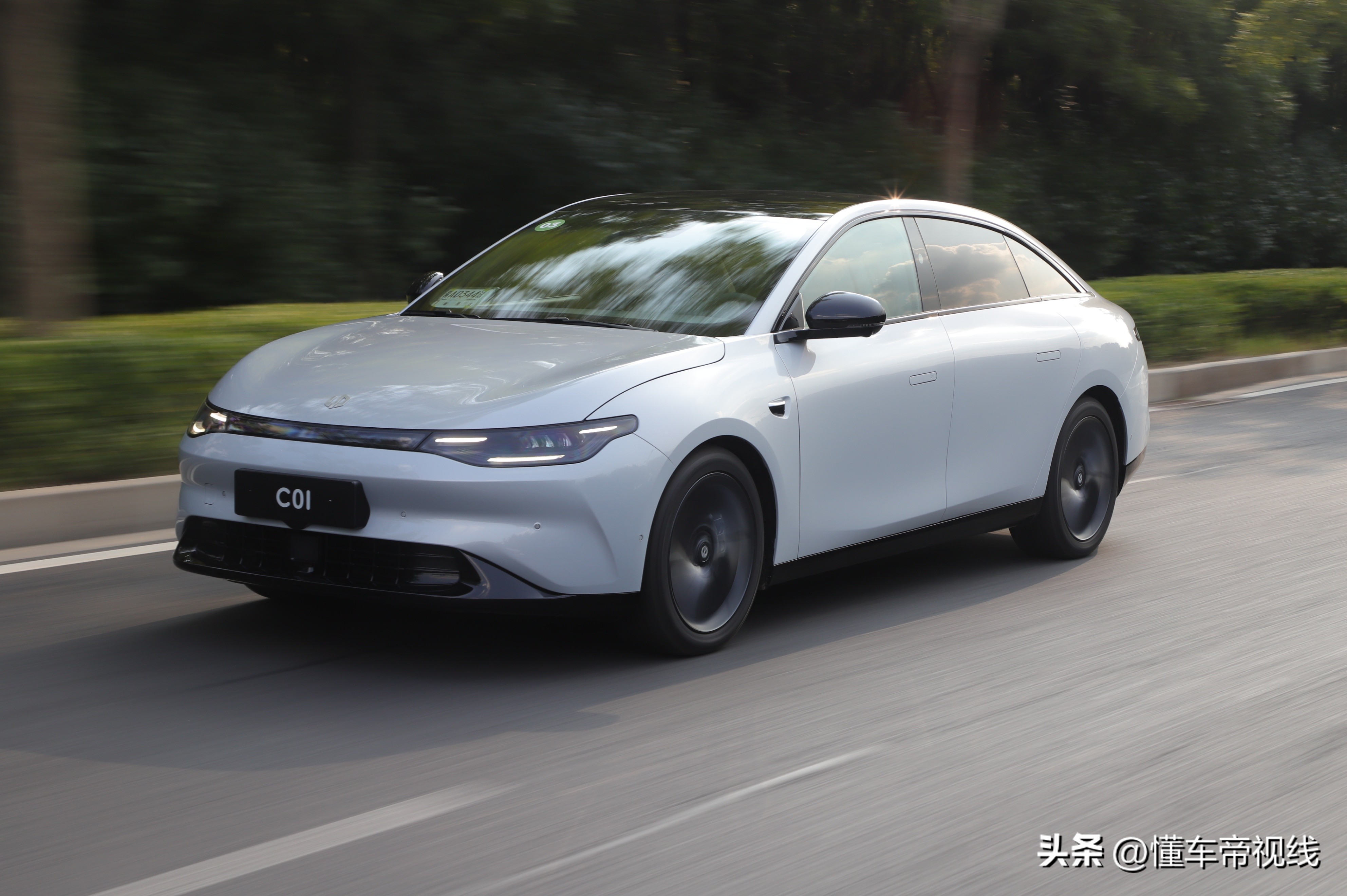 零跑c01的最新试驾视频,试驾零跑c01四驱高性能版