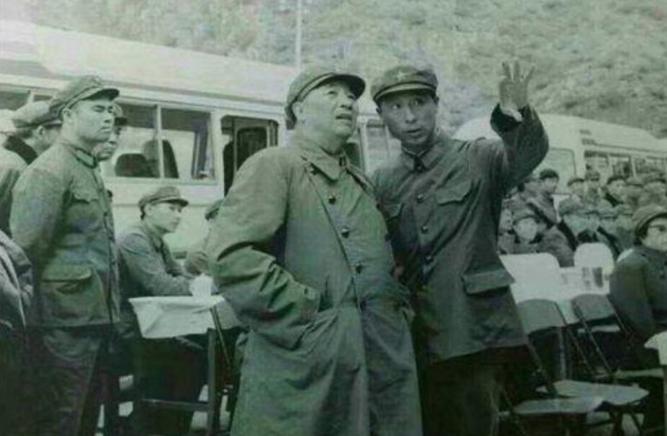 1980年*基伟秦**重游太行，老房东：你咋还当司令？几十年也没进步？