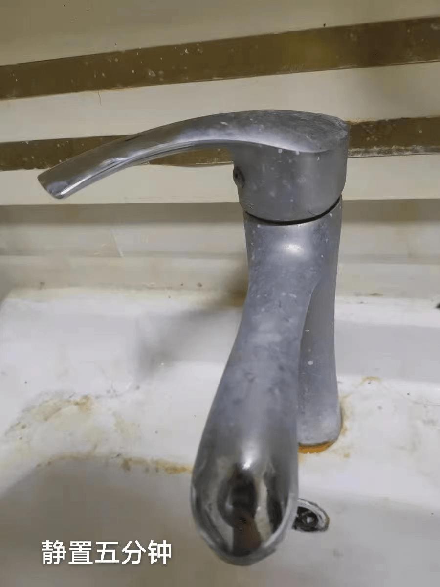 水龙头被水垢锈住了怎么办,水龙头水渍水垢怎么去除