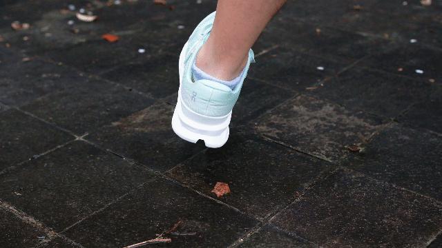 昂跑全新一代cloudsurfer跑鞋,昂跑cloudaway跑鞋评测