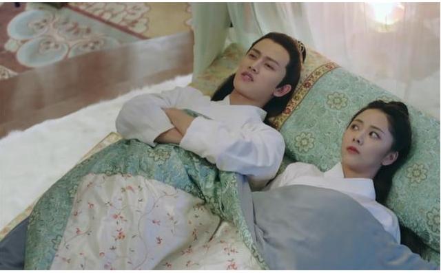 情侣如何跨过屎尿坑这道坎,情侣之间怎么跨越屎尿屁这道坎儿