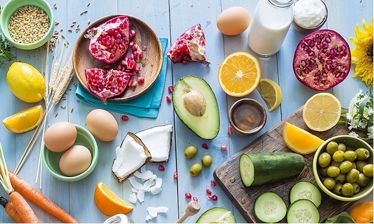 晚上睡得晚饿了该不该吃,再不睡就饿了