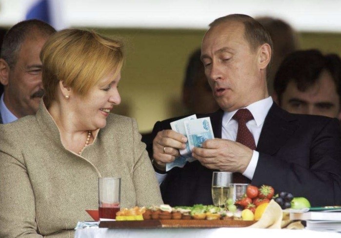 普京和他的前妻相濡以沫30年,普京的一日三餐曝光