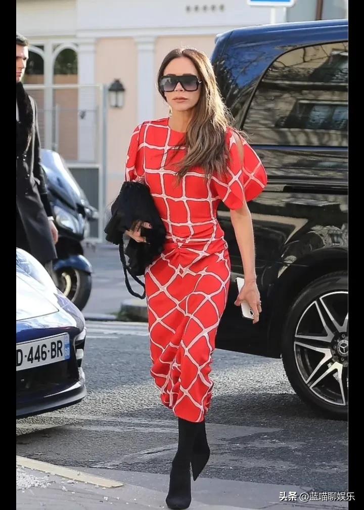 贝嫂穿v领礼服裙,贝嫂礼服图片