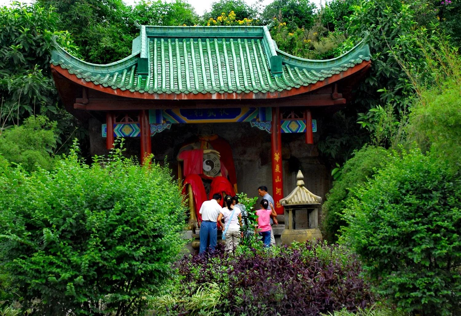 江津艾坪山公园,天河区爱情山