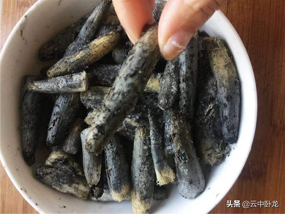 老韩讲了一个故事：高粱地里的黑霉霉