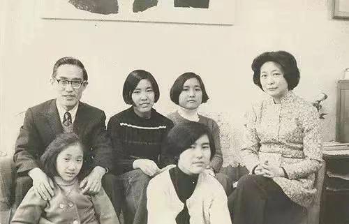 余光中最后一篇微博,余光中的简介和身份