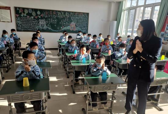 萌虎出山喜迎新年,萌虎归来一起向未来开学