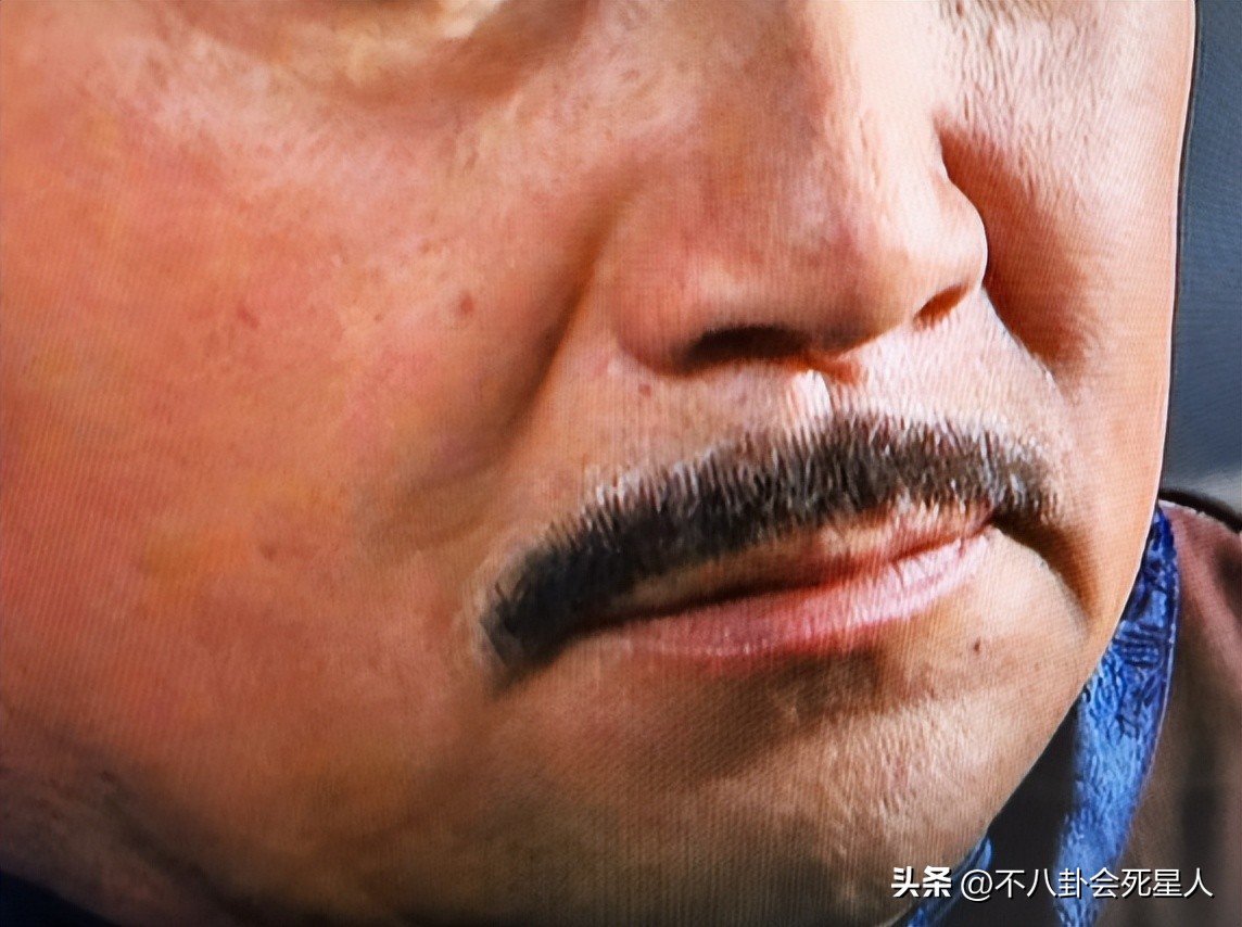 演员假发套穿帮,假发穿帮镜头