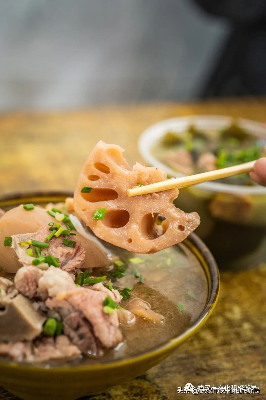 正宗九孔粉藕,武汉人大口喝藕汤的季节来了