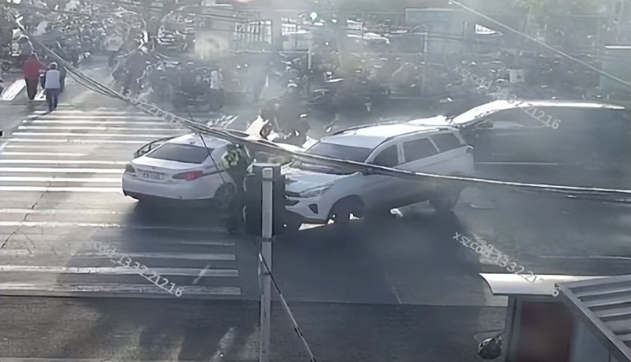 交警夜查直播闯卡石家庄,石家庄交警夜查闯卡后续