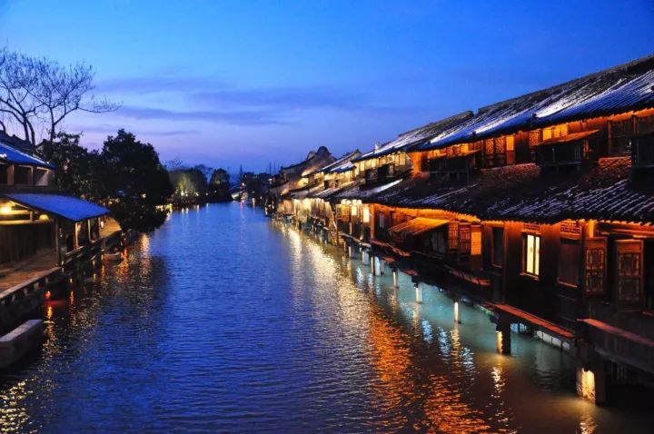 乌镇是个很美很美的地方,乌镇一个让人流连忘返的地方