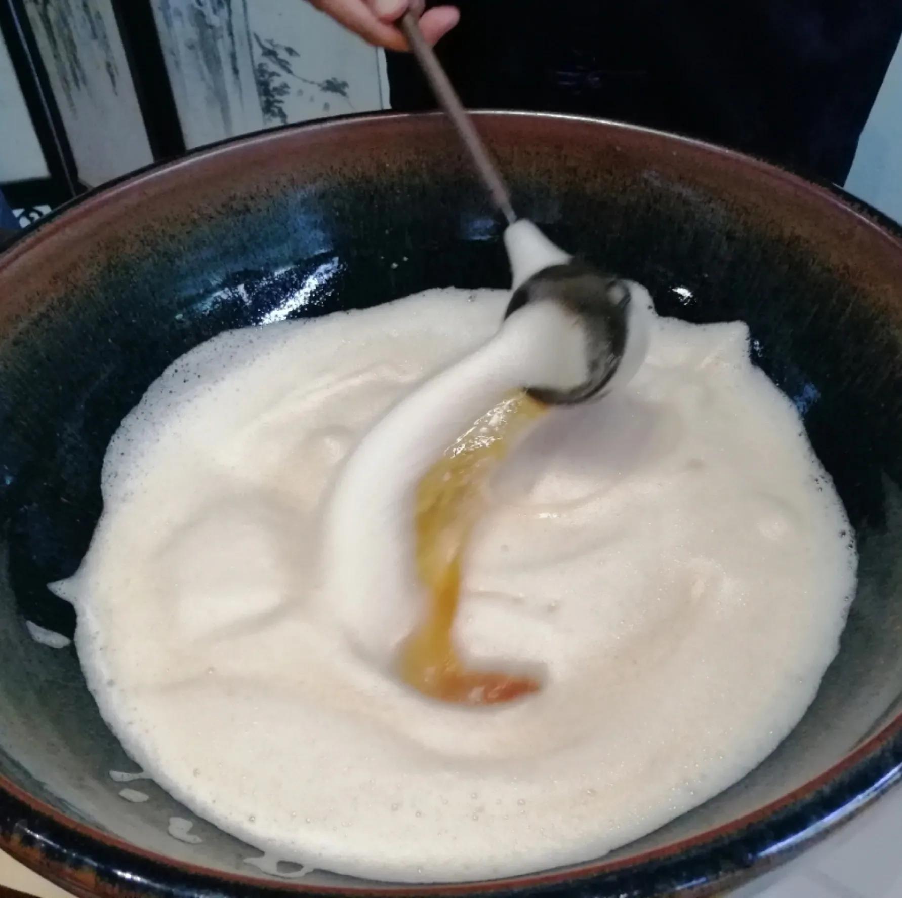 杨子长条玉作葩花光冻棘眩冰花。短蓬几见空相似，捕影图成试吃茶