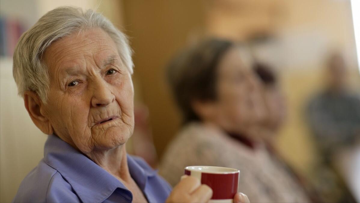 50多岁每天5点就醒了怎么回事,35岁入睡困难且易醒正常吗