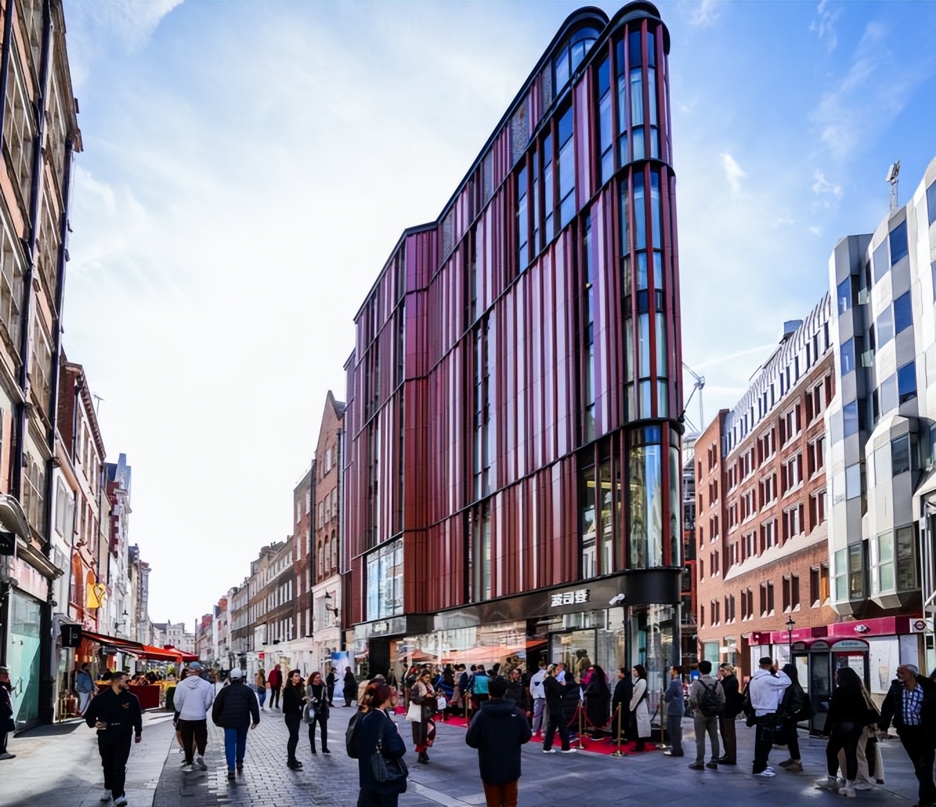 波司登伦敦旗舰店闭店,波司登羽绒服新品发布会