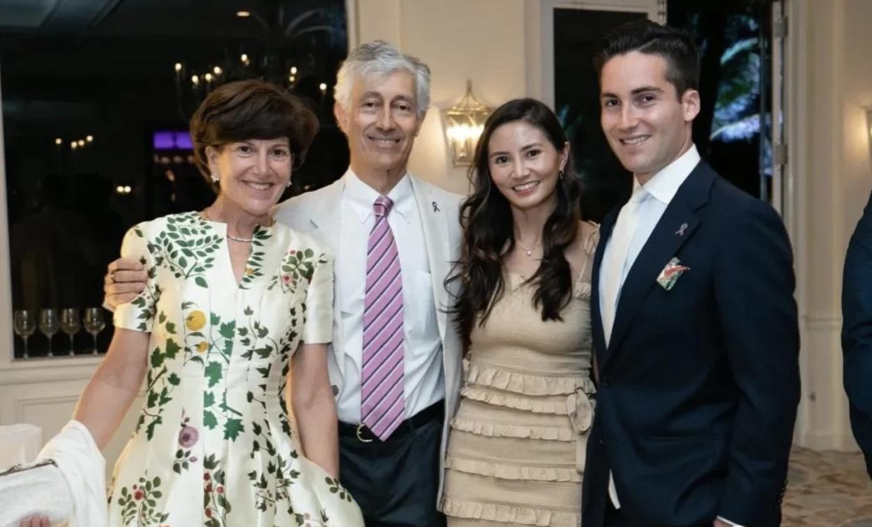 何超欣雅诗兰黛,何超欣身材雅诗兰黛