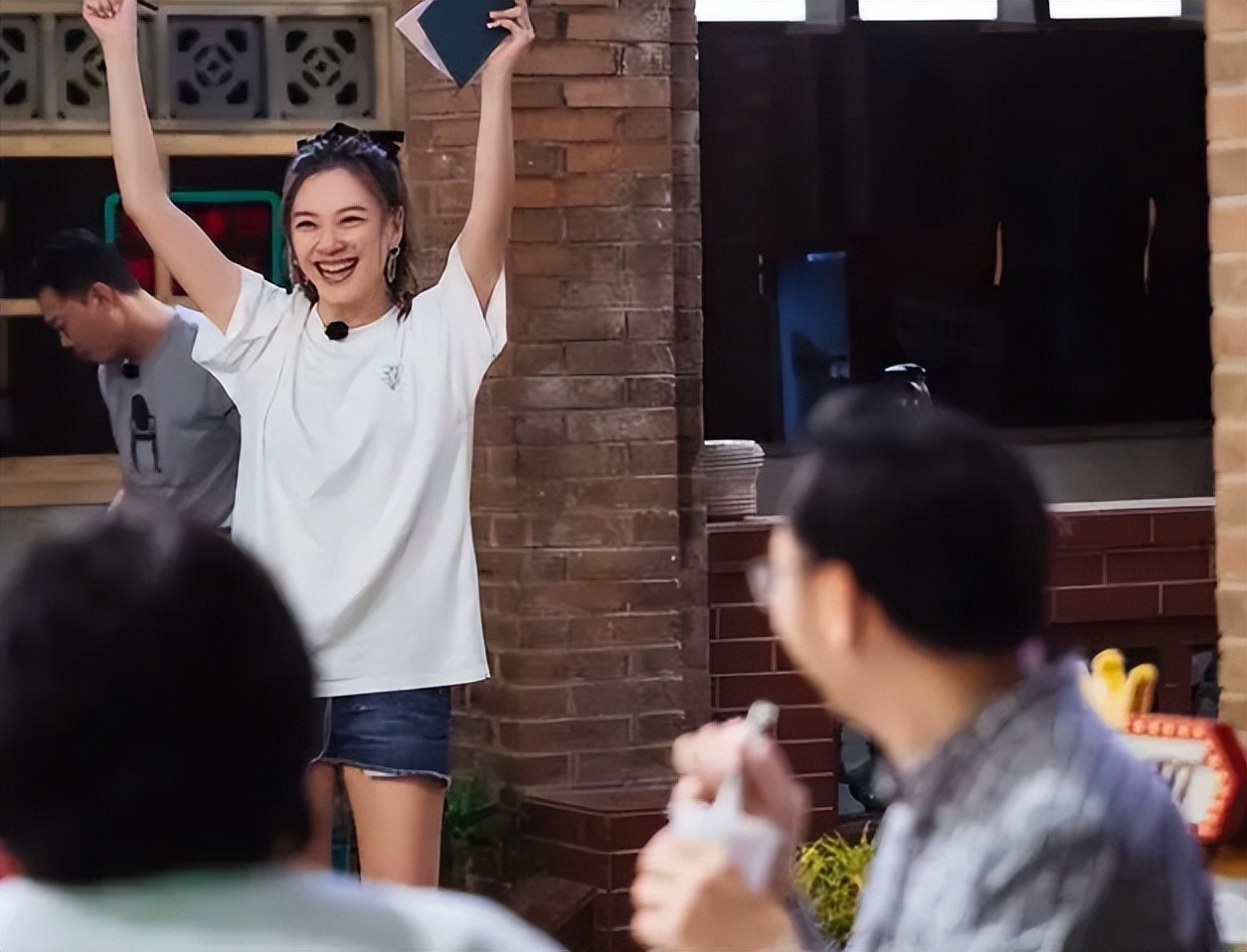 袁咏仪最贵的爱马仕包,最美港姐素颜逛街身价10亿