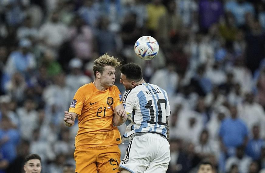 梅西为什么比c罗更容易获得同情,球王德容