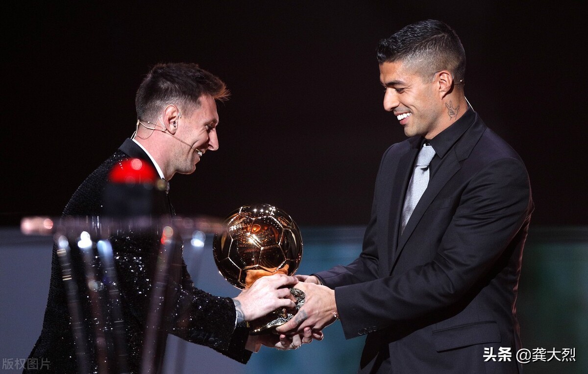 梅西第8次获得金球奖大家的评价,梅西拿金球奖哭了